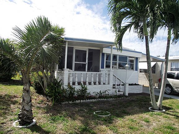 2nd image of 2922 Harbor Ln
