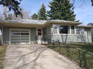1218 S Highland Acres Rd, Bismarck, ND 58501