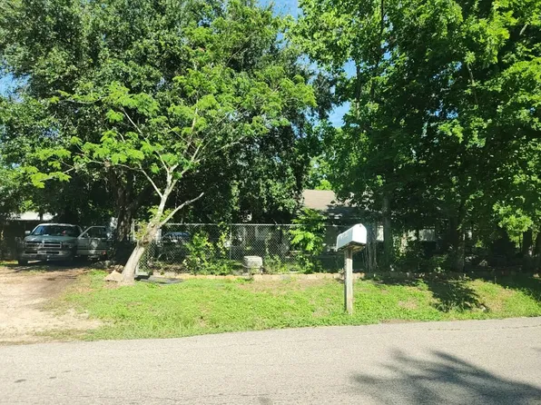 13917 Ambrose St, Houston, TX 77045