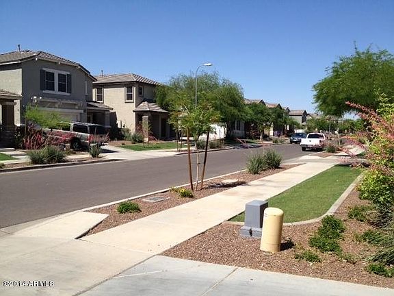 2nd image of 2338 E Sunland Ave