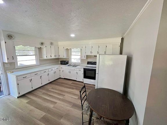 5th image of 185 Summerhill Rd
