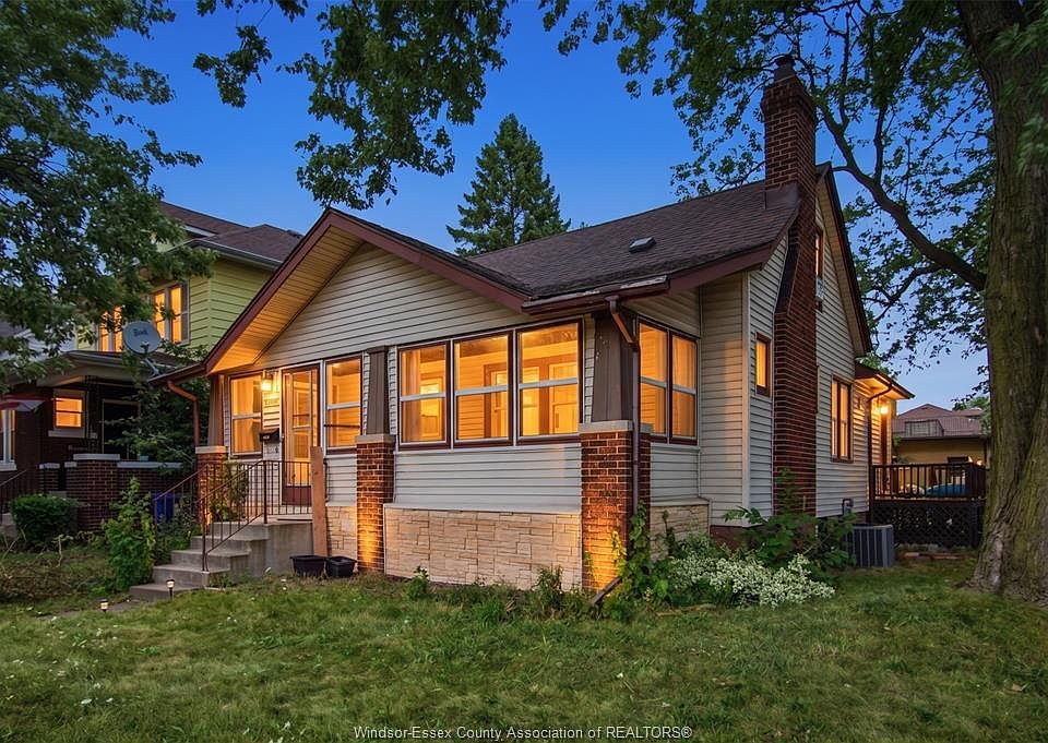 1st image of 2292 Dougall Ave