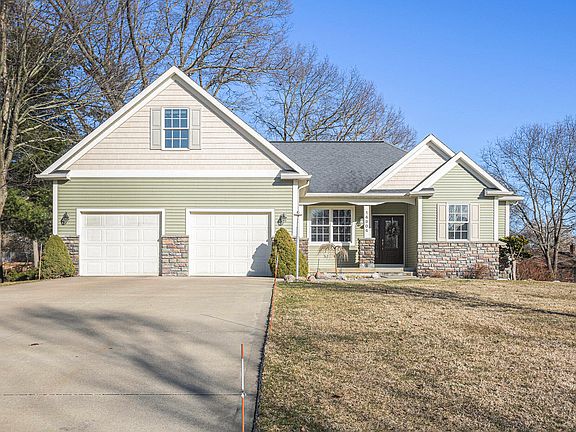 3rd image of 14904 Canary Dr