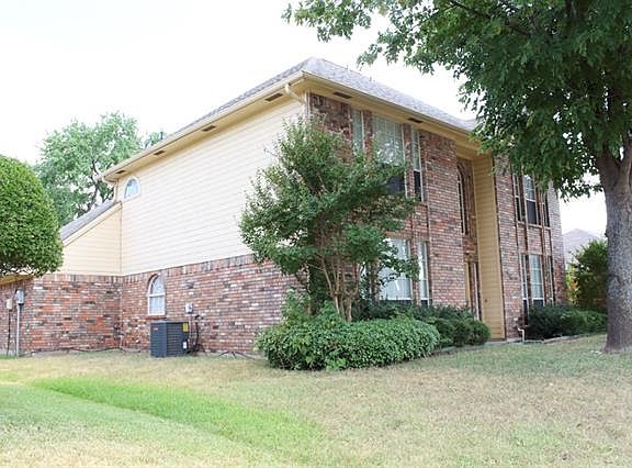 3rd image of 2110 Lancecrest Dr