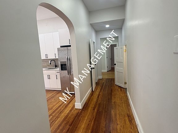4th image of 840 Clay Ave APT 1