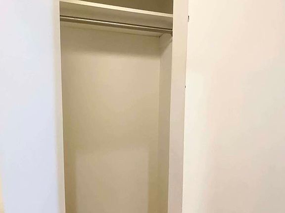 5th image of 410 W 36th St #2EF