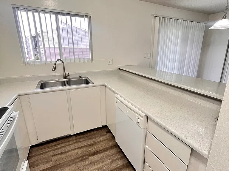 WIllowbrook Apartments — Photo 19