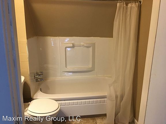 3rd image of 115 N 35th St APT 3
