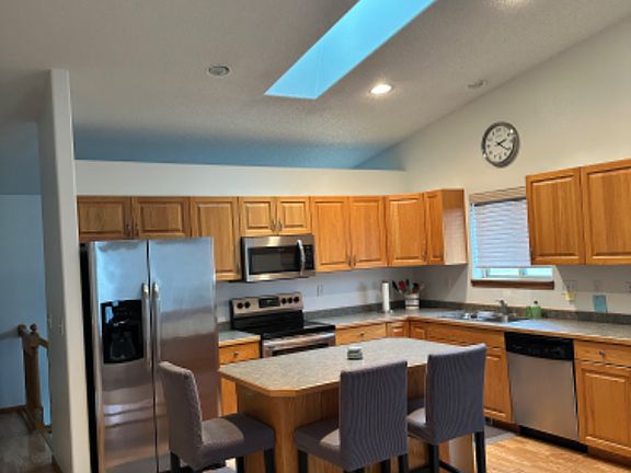 2nd image of 1058 Parkway Dr