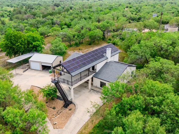 1851 County Road 381, San Antonio, TX 78253