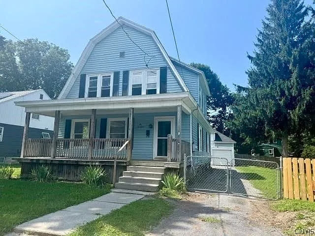 217 Colorado Ave — Photo 2