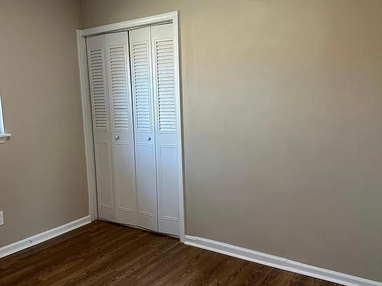 410 Savannah Ave — Photo 19
