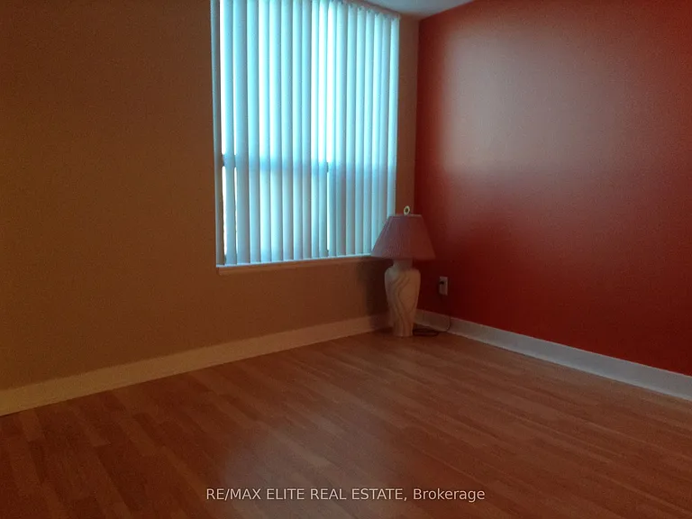 36 Lee Centre Dr #912 — Photo 8