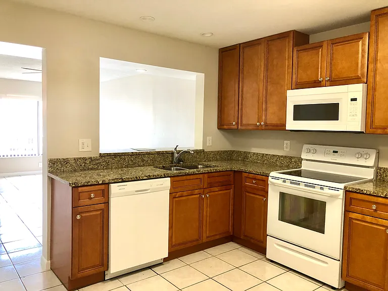 12324 Fox Hound Ct #1 — Photo 4