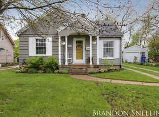 1032 Beechwood St NE, Grand Rapids, MI 49505