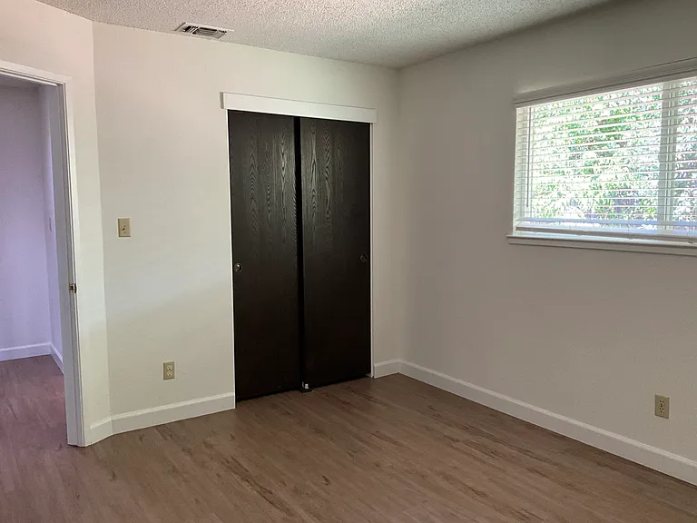 5809 Hazel Ave — Photo 10