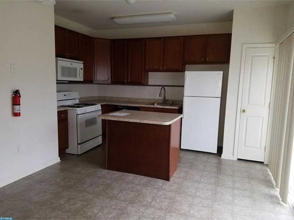 3 bed, 1544 sqft, $2,650 — Photo 4