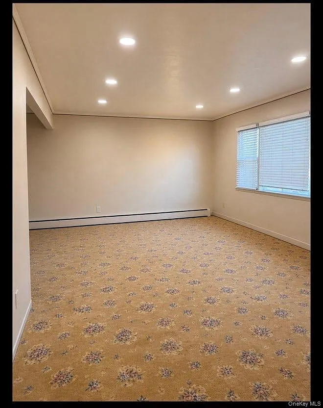 3 bed, 1.5 bath, 2365 sqft, $3,400 — Photo 1
