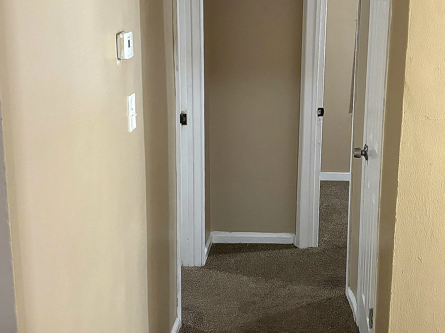 3 bed, 1001 sqft, $1,200 — Photo 2