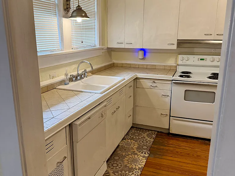 2100 University Cir — Photo 8