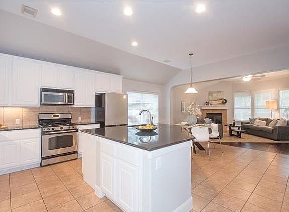 5th image of 8001 Alophia Dr