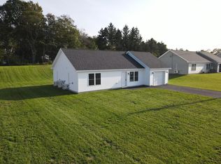 41 Stearns Farm Rd, Hampden, ME 04444