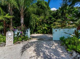 3983 Kumquat Ave, Miami, FL 33133