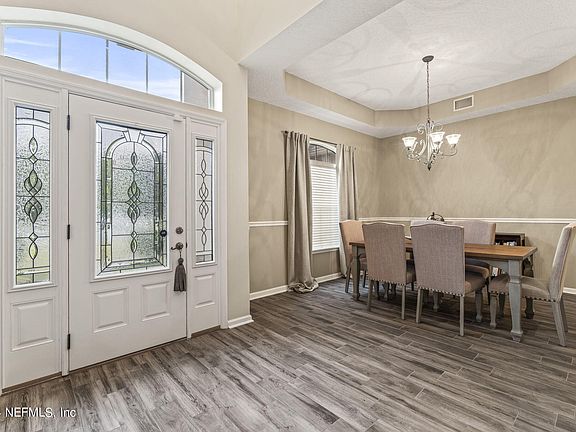 4th image of 599 OAKMONT Drive
