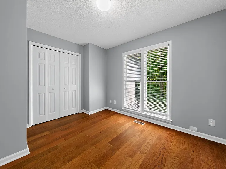 114 Planetree Ln — Photo 9