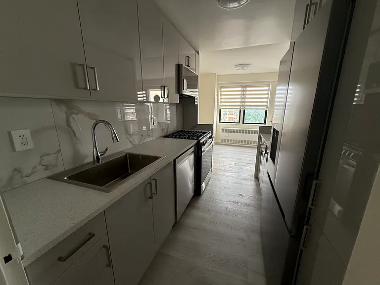 14430 Roosevelt Ave #601 — Photo 5