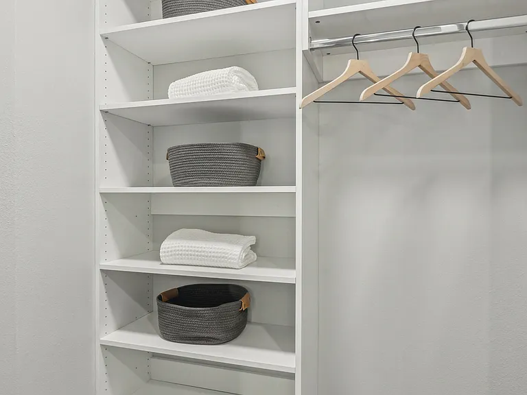 Deco Closet