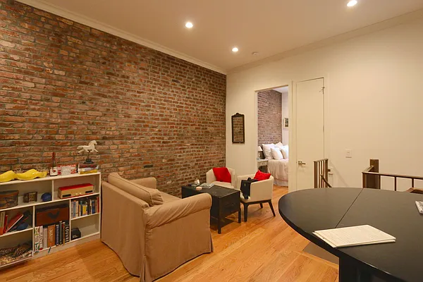 Rented by Compass | media 30