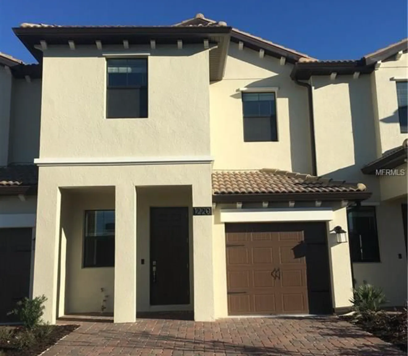3 bed, 2.5 bath, 1828 sqft, $2,150 — Photo 1