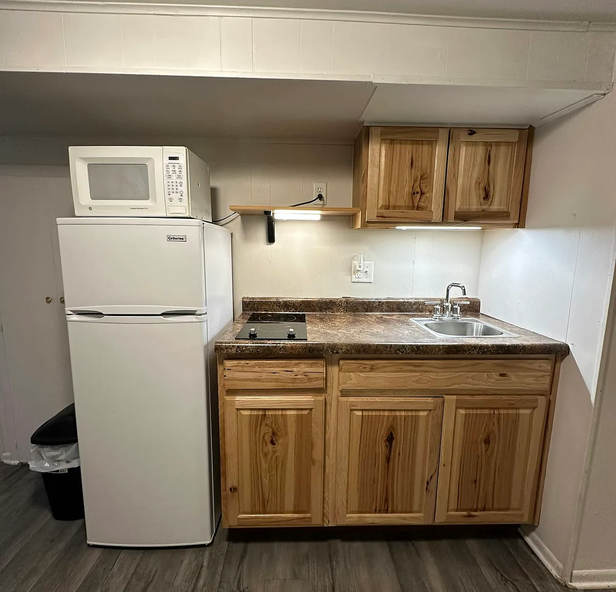 210 East North Street, Unit 10 — Photo 1