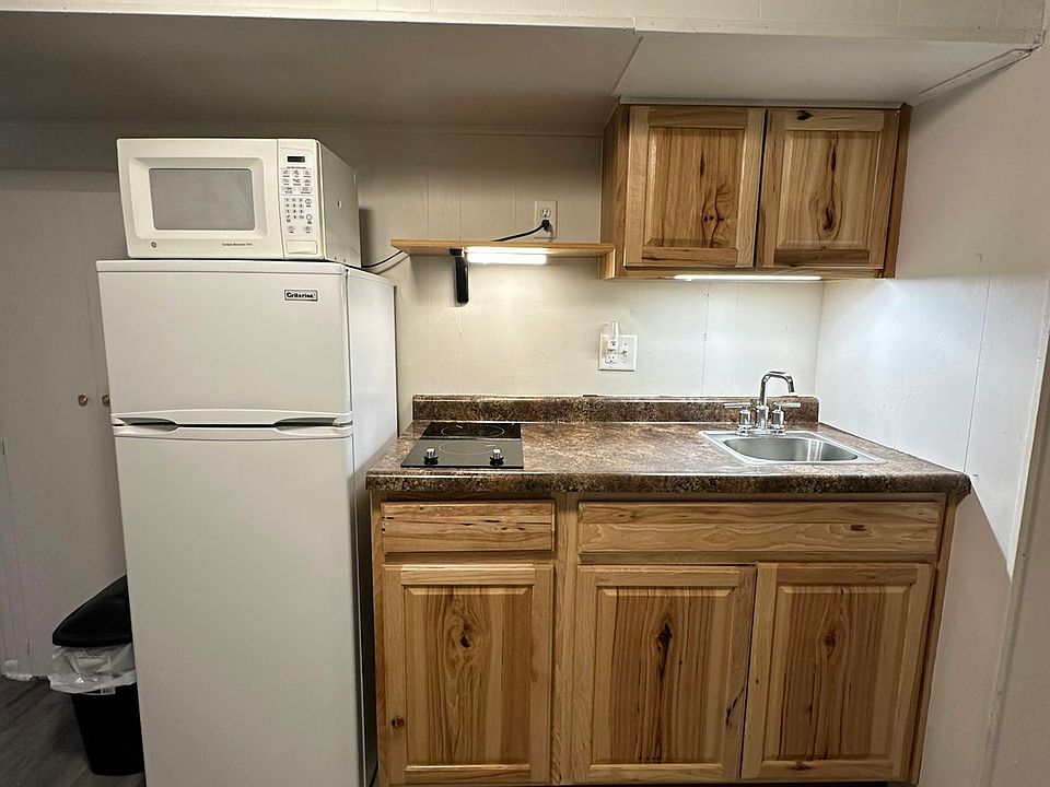 1st image of 210 E North St #10
