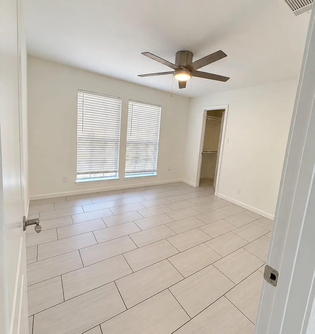2 bed, 1250 sqft, $1,900 — Photo 4