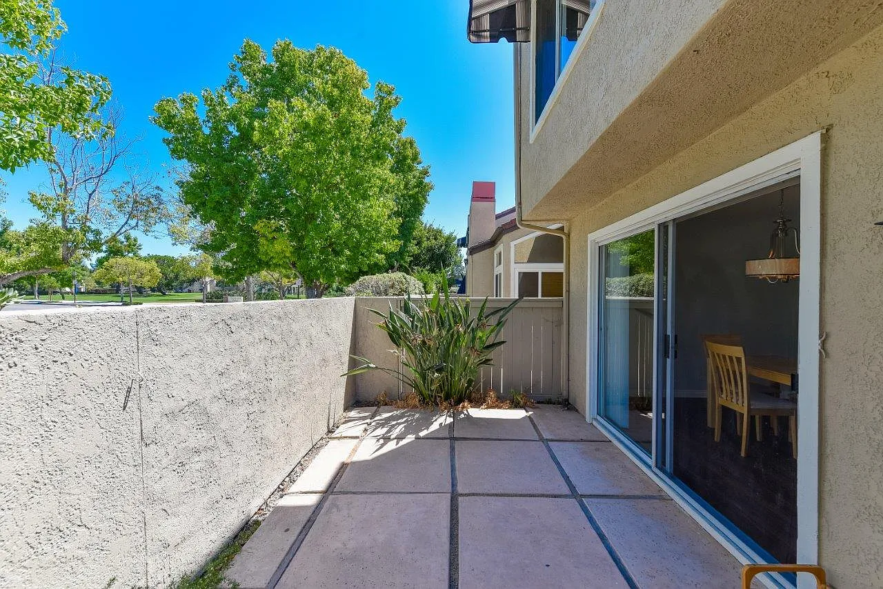 3 bed, 1413 sqft, $4,950 — Photo 2