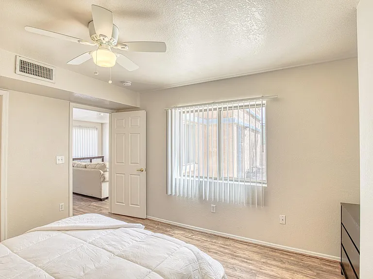 1833 E Water St #2 — Photo 20