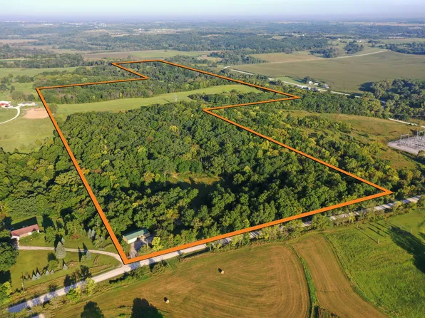 2185 Rolling Green Ave, Winterset, IA 50273