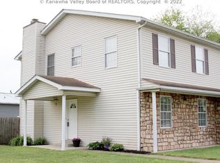 914 Fairway Gdns, Hurricane, WV 25526