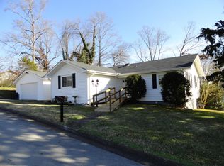 302 E Forest Ln, Oak Ridge, TN 37830