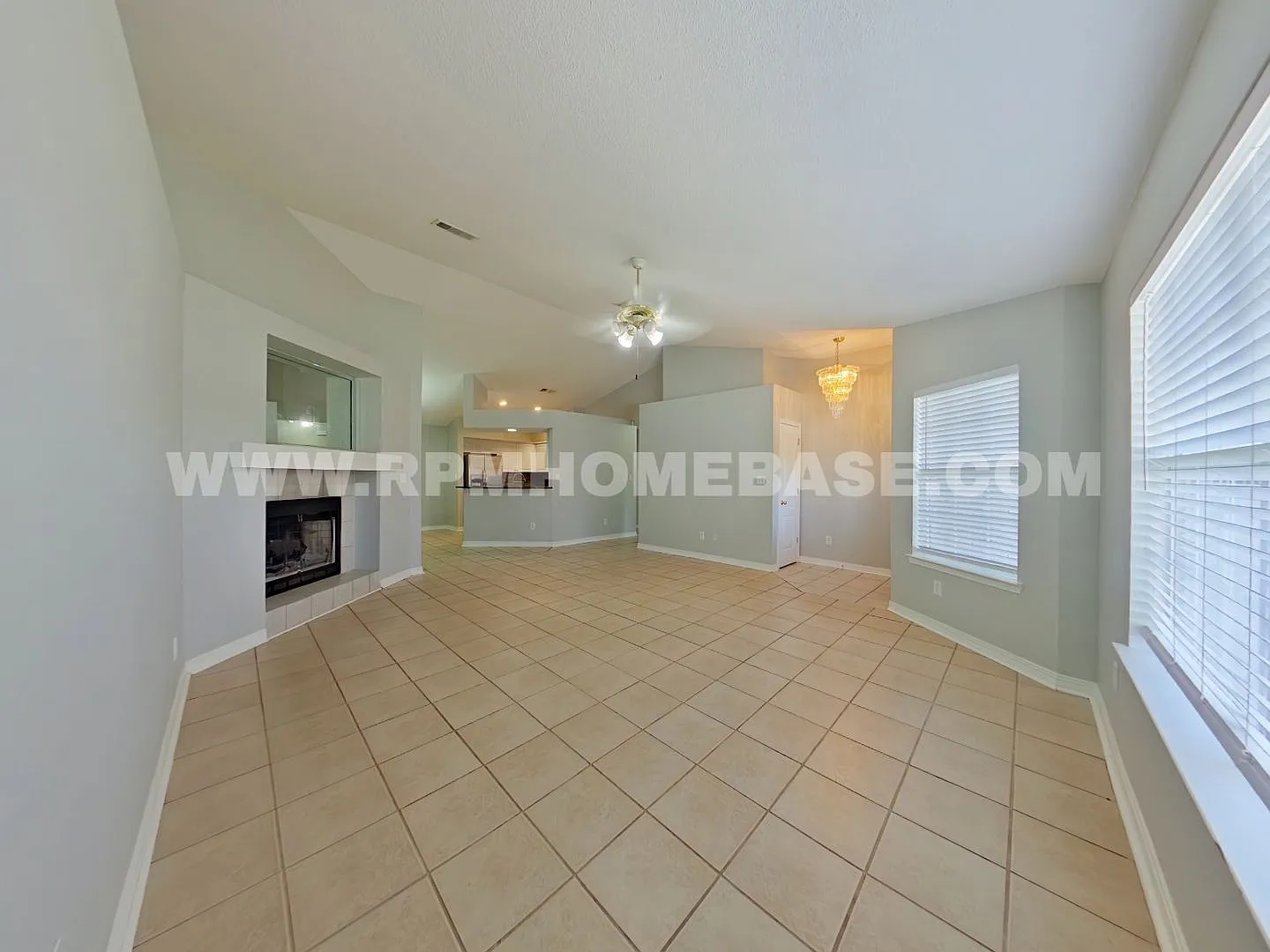 Spacious 4-Bedroom Home with Florida Room in Perdido Key — Photo 3