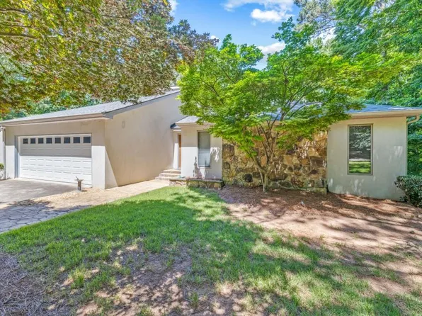 6429 Cannon Dr, Flowery Branch, GA 30542