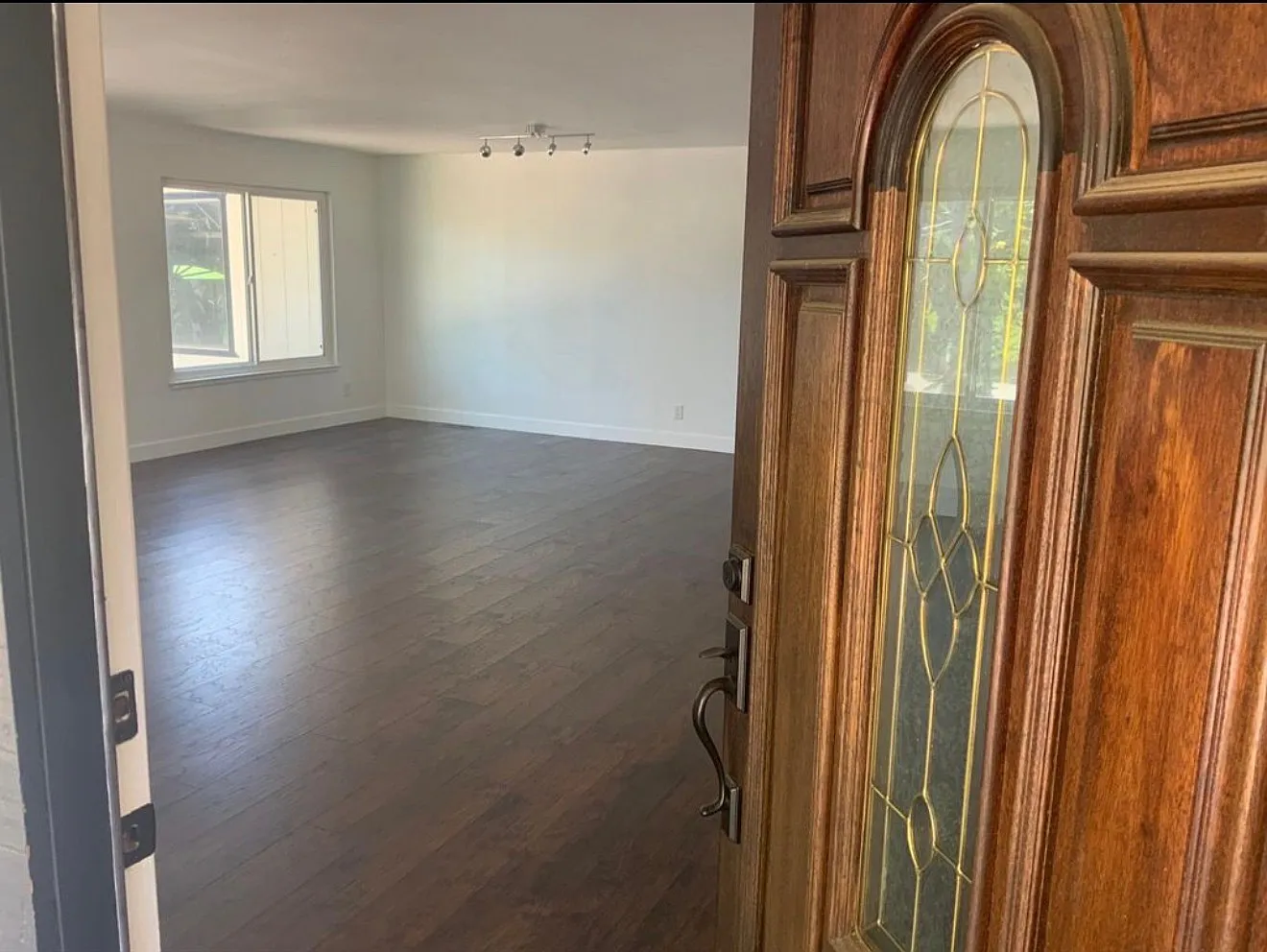 3 bed, 1923 sqft, $3,000 — Photo 3