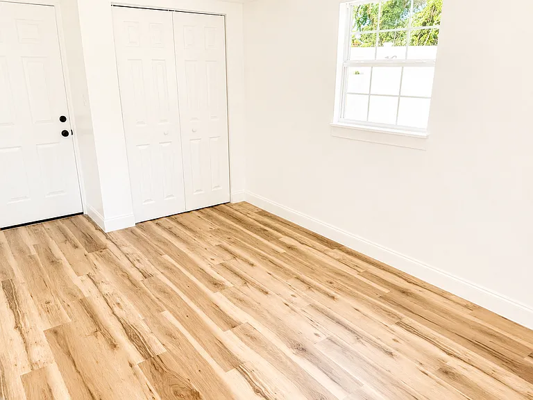 1565 Seneca Dr — Photo 8