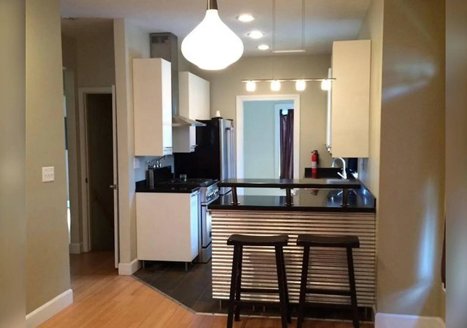 3 bedroom, 2 bath bungalow, south of town! — Photo 2