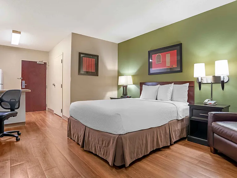 Studio Suite - 1 Queen Bed