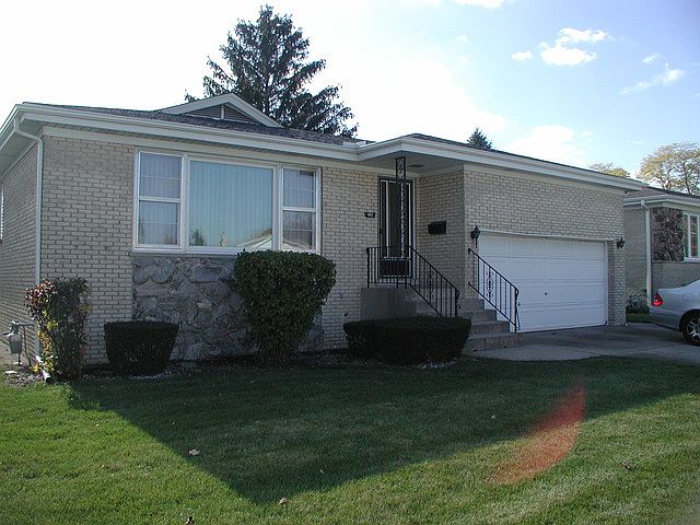 1st image of 485 Dover Dr