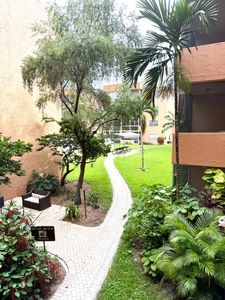 3050 Sunrise Lakes Dr #223, Fort Lauderdale, FL, 33322