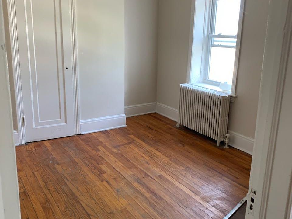 2nd image of 40 102nd St APT 1